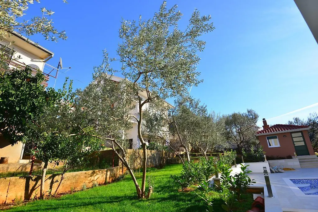 Apartments Villa Coratina Trogir Croatia