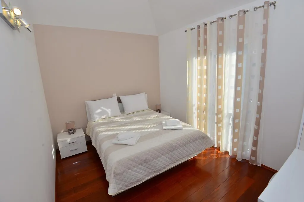 Apartments Villa Coratina Trogir