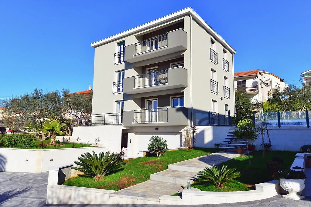 Apartments Villa Coratina Trogir