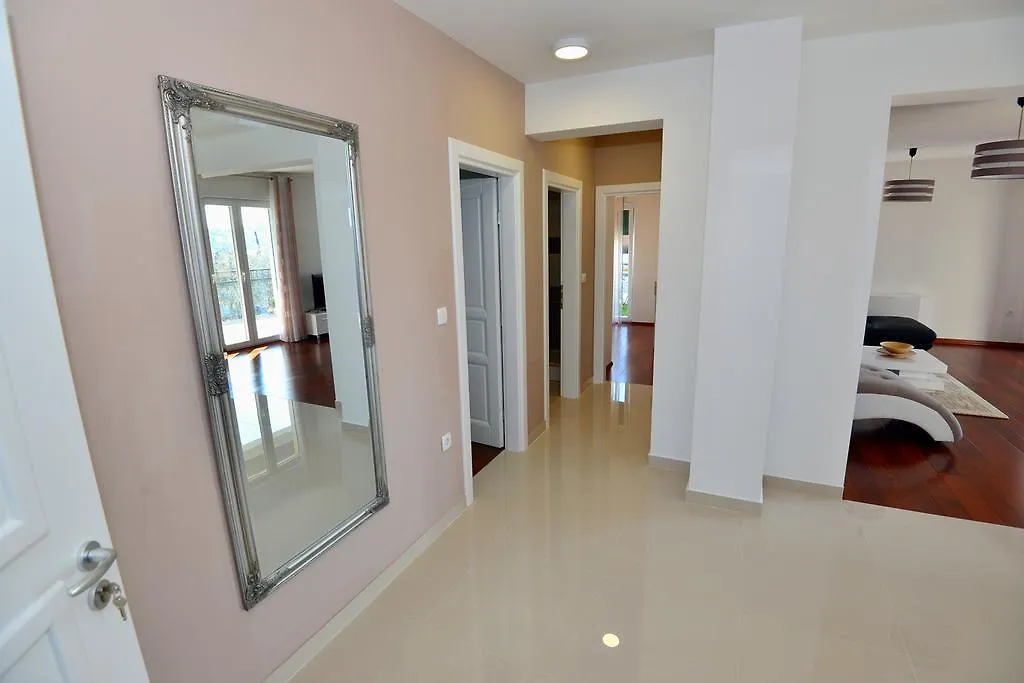 Apartments Villa Coratina Trogir