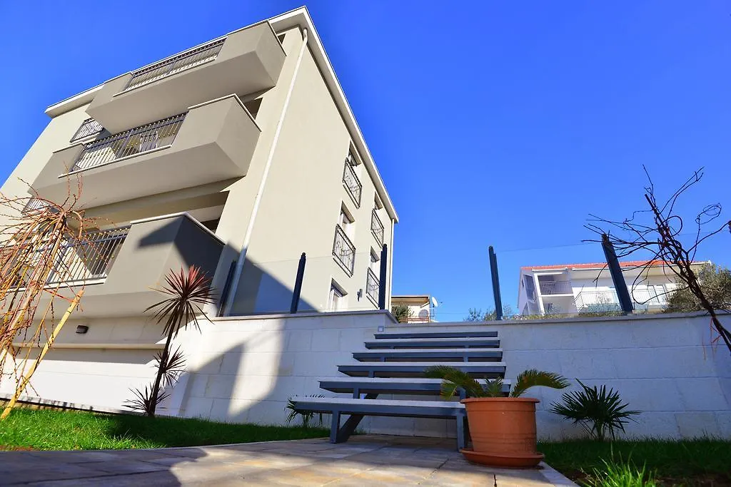 Apartments Villa Coratina Trogir