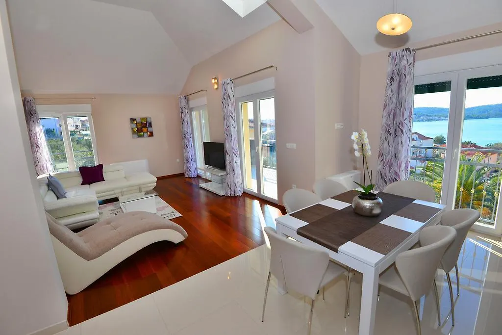 Apartments Villa Coratina Trogir